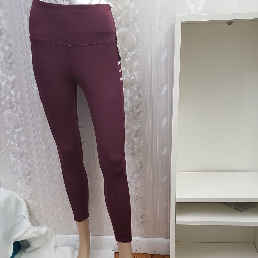 LegEnd Capri Leggings   